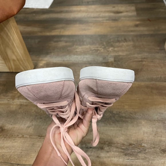 SOLD Adidas Shoes - Picture 7 of 8